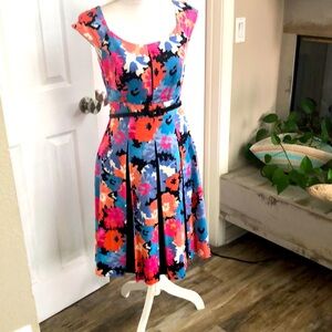 JAX Floral Dress Cap Sleeve Inverted Pleats Fit & Flare Size 8 Cocktail Party